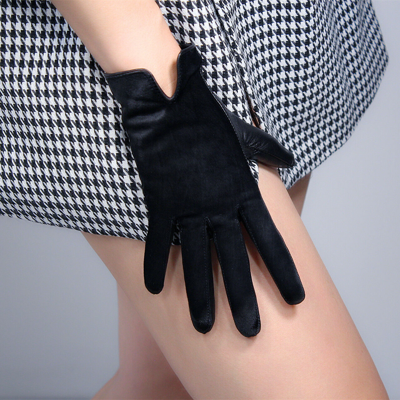 FUR GLOVES TECH Real Leather Black Wrist Short 22cm Cowhide Short Cattle Hair