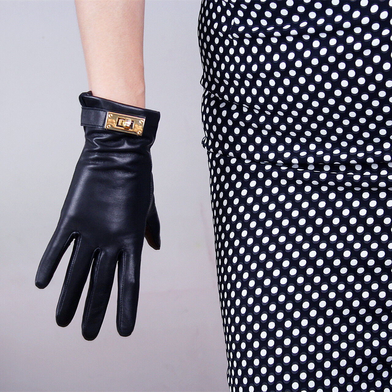 TECH GLOVES Real Leather Short Black Lambskin Sheepskin Golden Button Closure